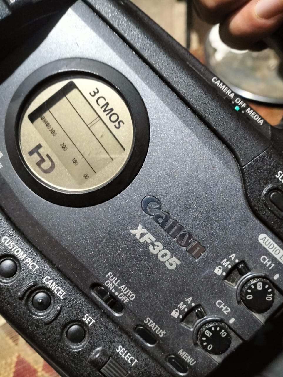XF305